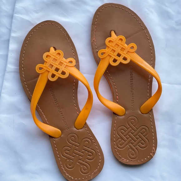 Adorable Sandals by Diane von Furstenberg - Picture 2 of 7